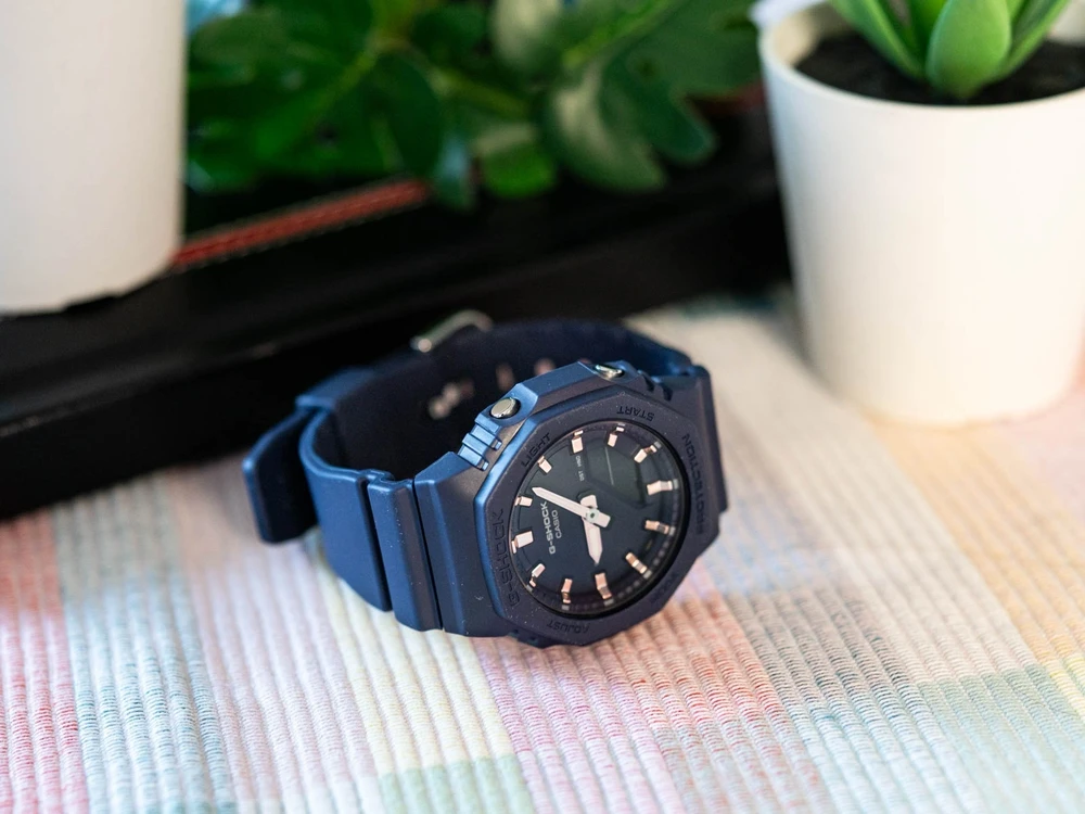 Laikrodis Casio G-Shock analoginis-skaitmeninis moteriškas GMA-P2100M-2AER