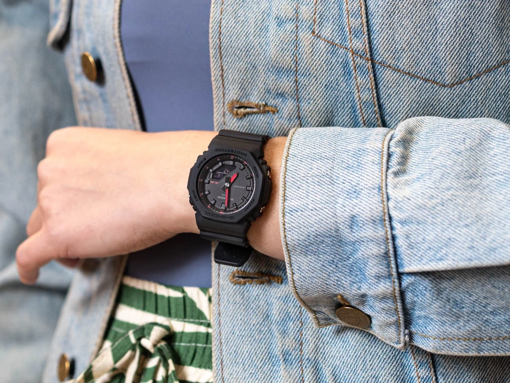 Laikrodis Casio G-shock analoginis-skaitmeninis moteriškas GMA-P2100SA-1A1ER