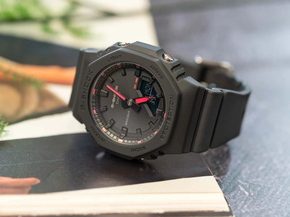 Laikrodis Casio G-shock analoginis-skaitmeninis moteriškas GMA-P2100SA-1A1ER