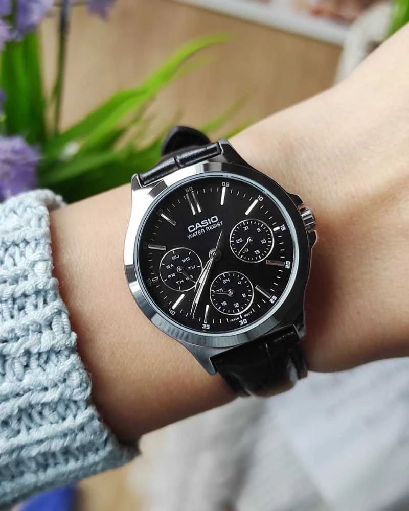 Casio laikrodis LTP-V300L-1A moterims, juodas ciferblatas, sidabrinė korpusas