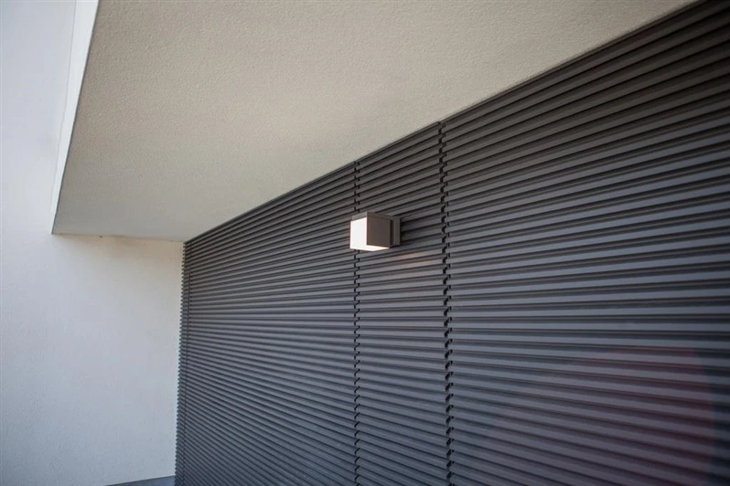Sieninis šviestuvas LUTEC Cuba 5193803118 LED lauko šviestuvas Strong