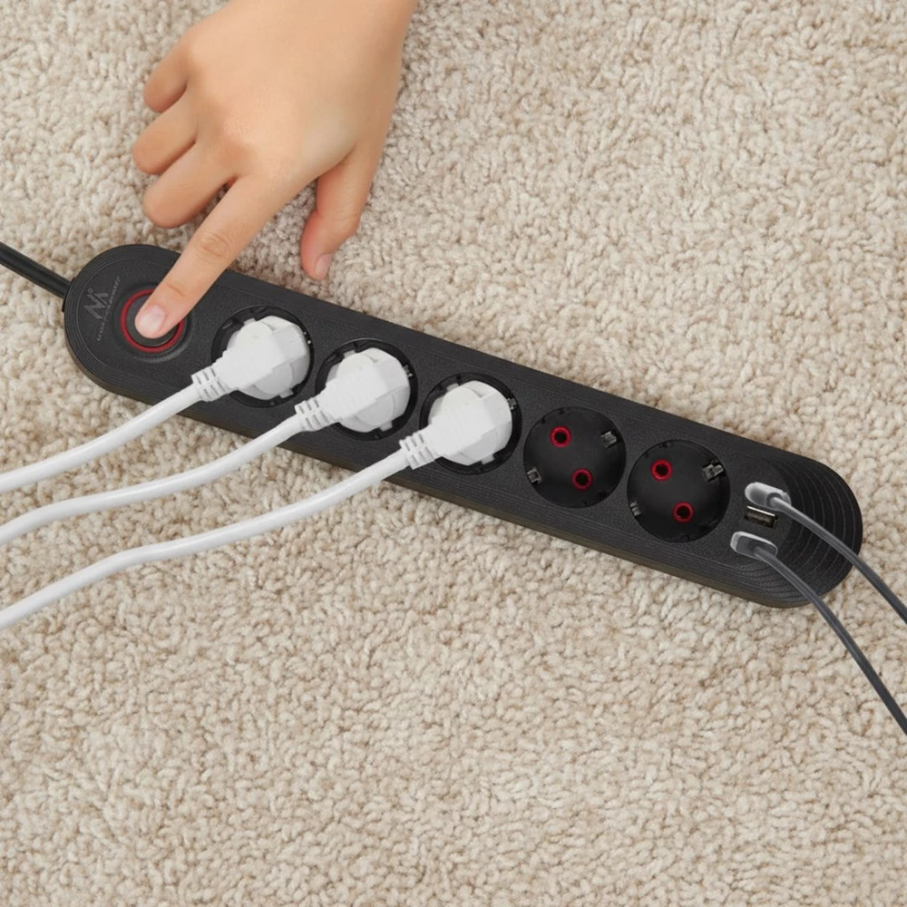 „Maclean“ maitinimo laidas, 5 lizdų prailginimo laidas + 3xUSB, 110-240V AC 50/60Hz, 2.1A max 2500W, 1.5m, juodas, MCE395 B