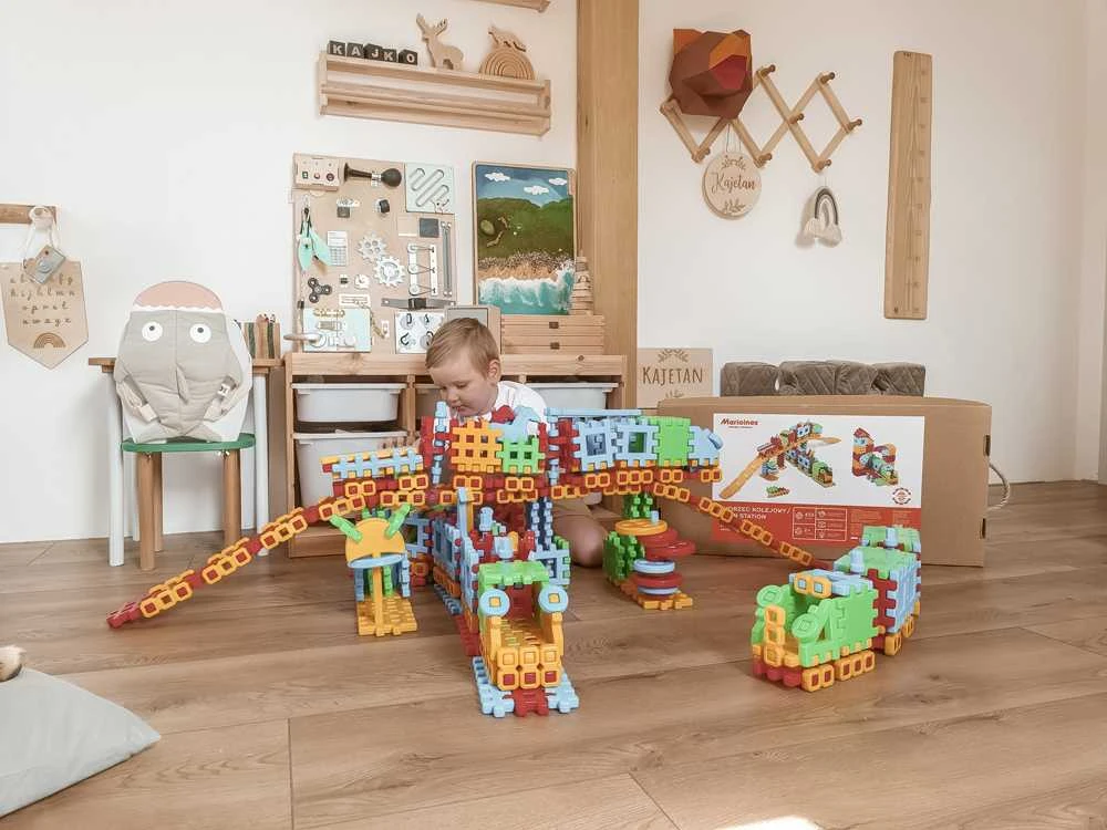 Marioinex kaladėlės, traukinių stotis, 433 detalės, dėžutė ZA4897
