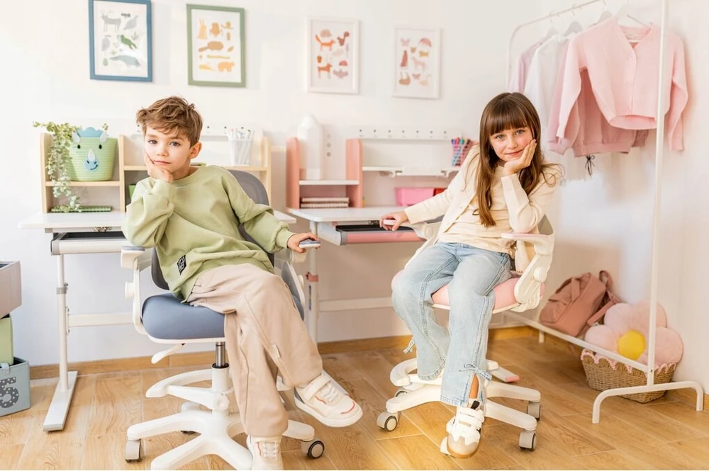 Mark Adler Junior 4.4 Rožinė swivel chair