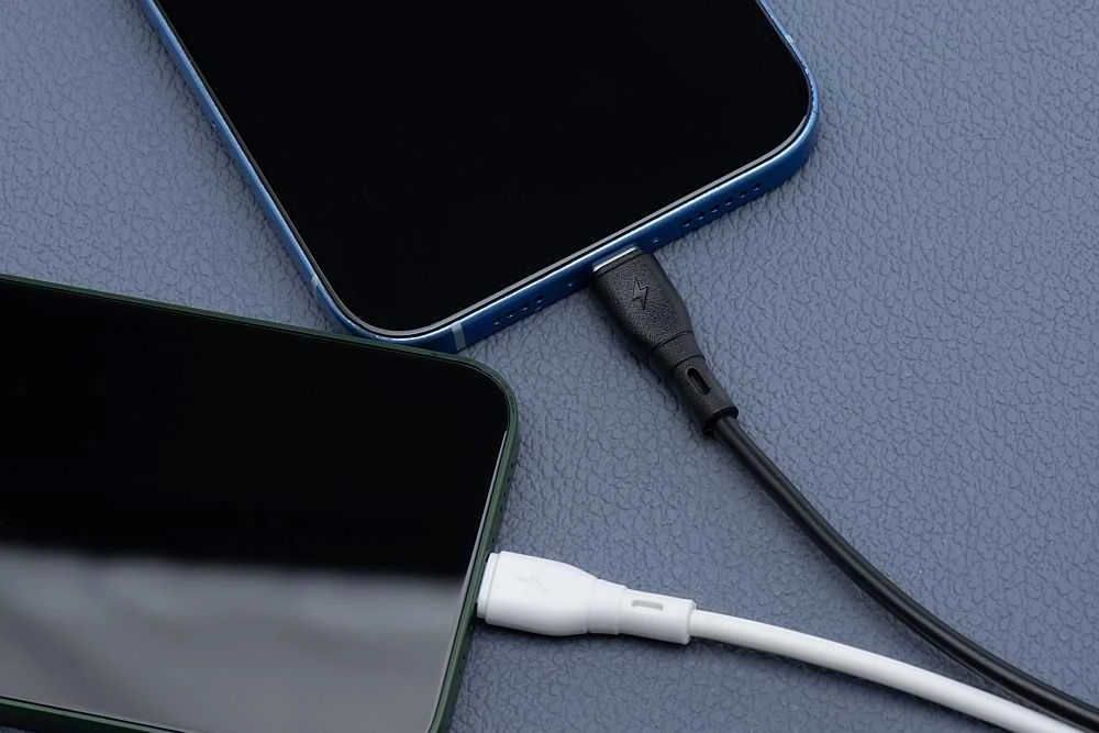 BlueStar USB A tipo į „Lightning“ tipo maitinimas, mėlynas, žvaigždės formos, 2,4A, ECO, 1 m, PJ68-24-2.4 baltas
