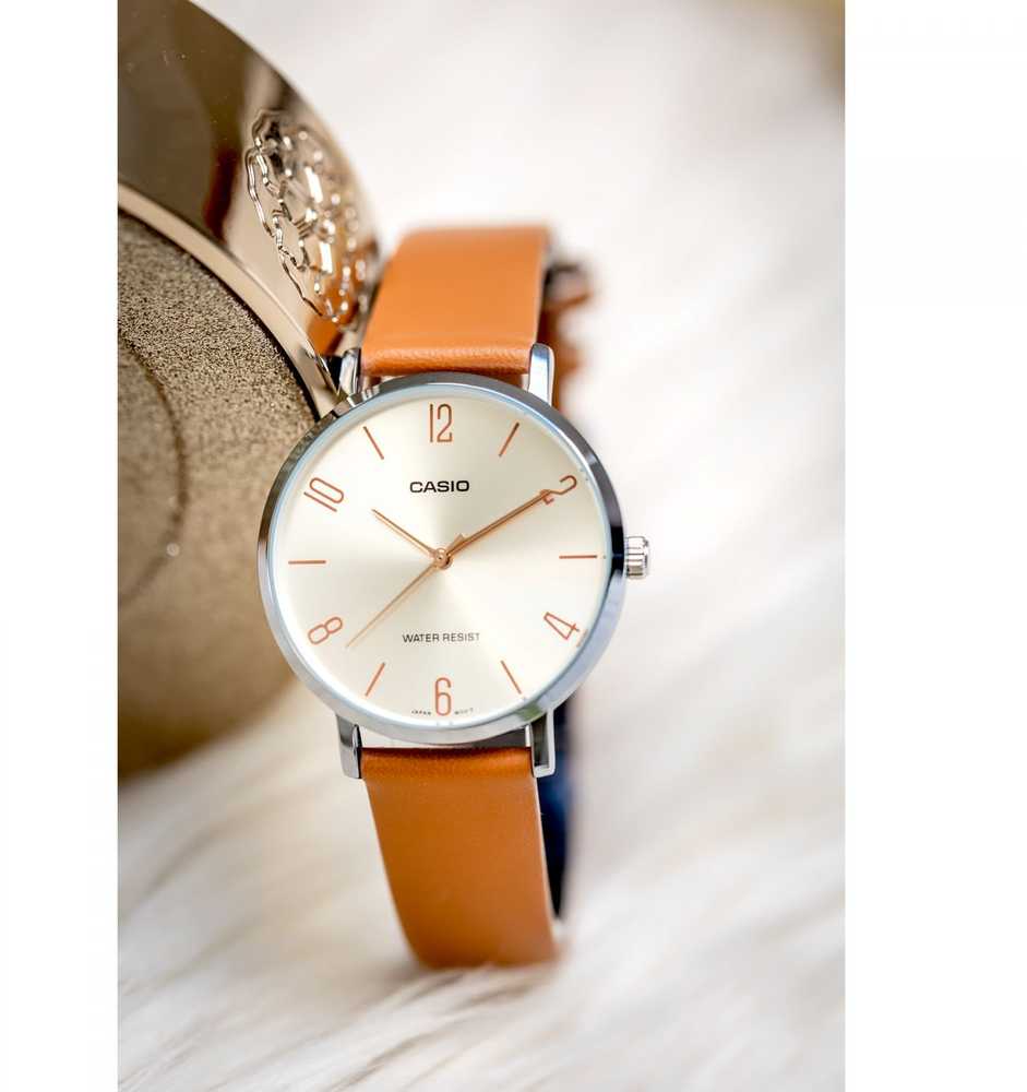 Moteriškas laikrodis CASIO LTP-VT01L-5B + BOX