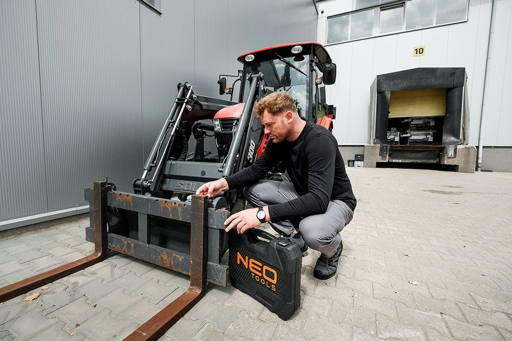 Neo Tools 220 dalių raktų rinkinys 1/2", 3/8", 1/4"