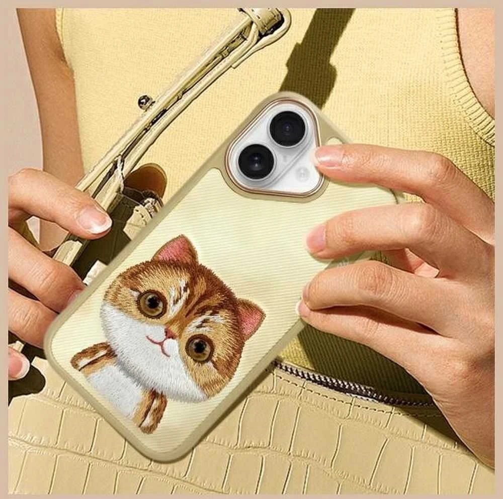 Nimmy dėklas Apple iPhone 16 6.1″ khaki Big Eyed Pet 2.0 Cat