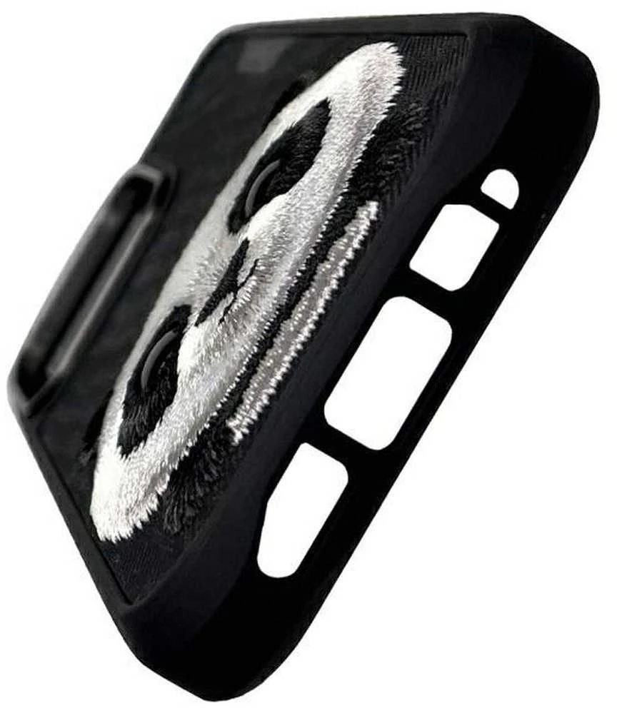 Nimmy Apple iPhone 16 Pro 6.3" dėklas telefonui juodos spalvos Big Eyed Pet 2.0 Panda