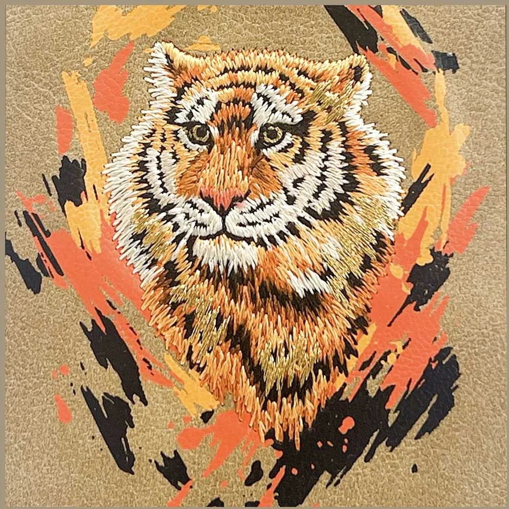 „Nimmy Tiger MagSafe“ dėklas, skirtas „iPhone 17“ – šviesiai rudas