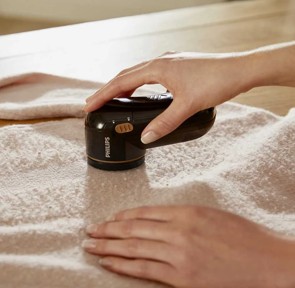 Philips Fabric Shaver GC026/80 Pašalina audinio tabletes Tinka visiems drabužiams 2 Philips AA baterijos, įskaitant