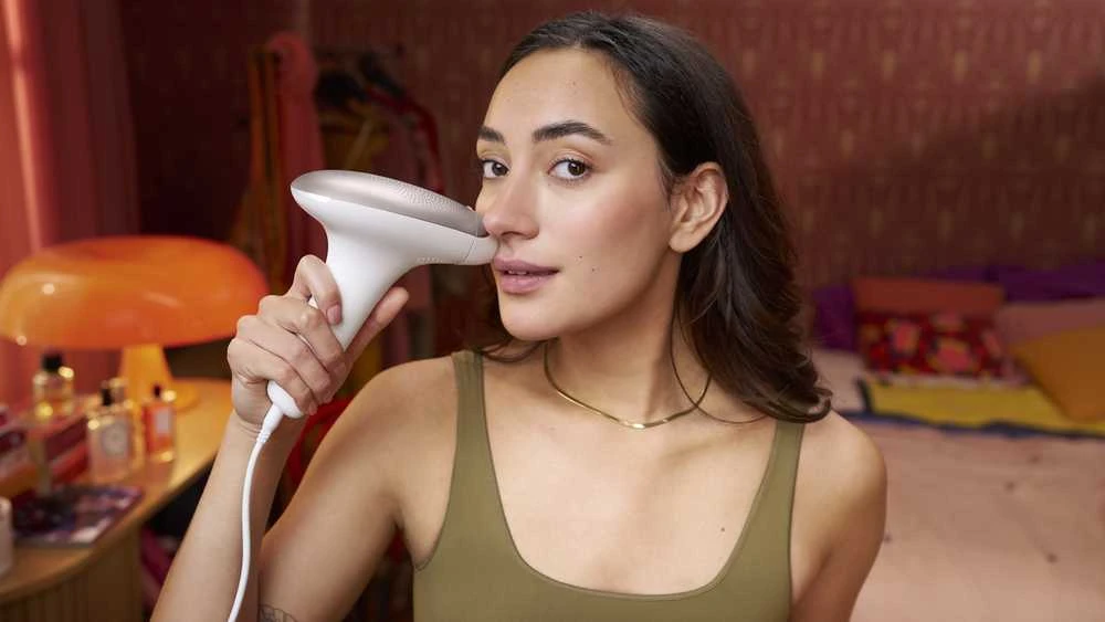 Philips Lumea IPL 7000 Series IPL plaukelių šalinimo prietaisas BRI921/00