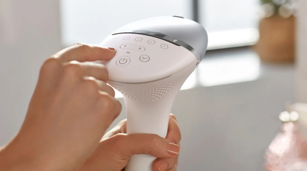 IPL plaukelių šalinimo prietaisas Philips Lumea IPL 8000 Series BRI940/00, Baltas/sidabrinis