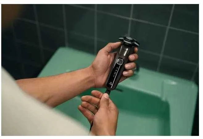 Drėgnojo ir sausojo skutimo elektrinė barzdaskutė Philips Shaver Series 5000, S5886/38