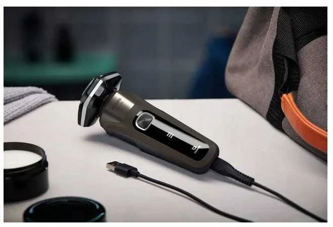 Drėgnojo ir sausojo skutimo elektrinė barzdaskutė Philips Shaver Series 5000, S5886/38