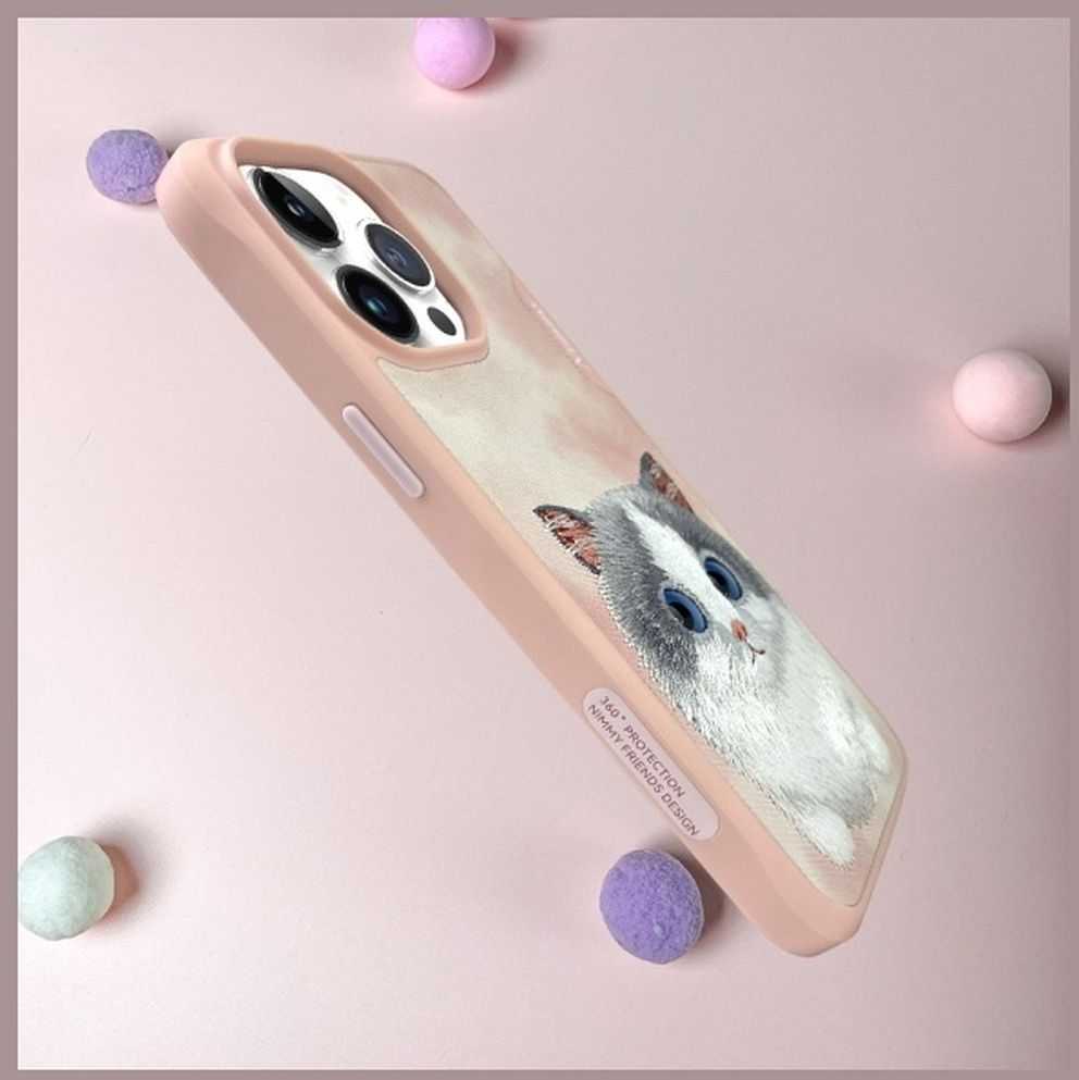 Nimmy Apple iPhone 15 Pro 6.1" dėklas telefonui rožinės spalvos Big Eyed Pet 2.0 Cat