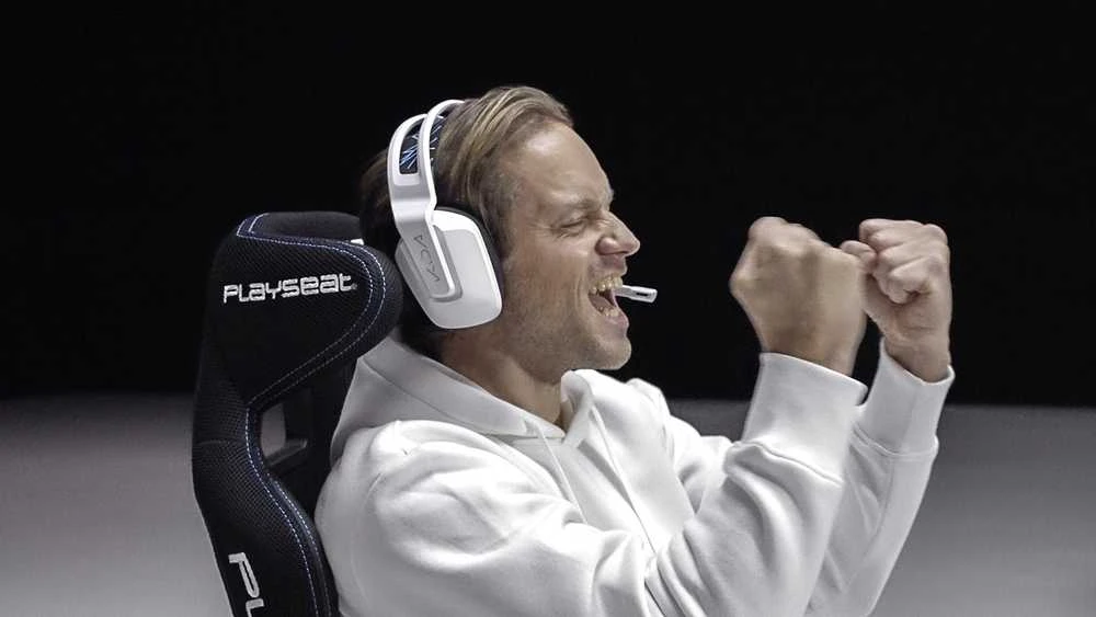 Playseat Evolution Pro ActiFit juoda