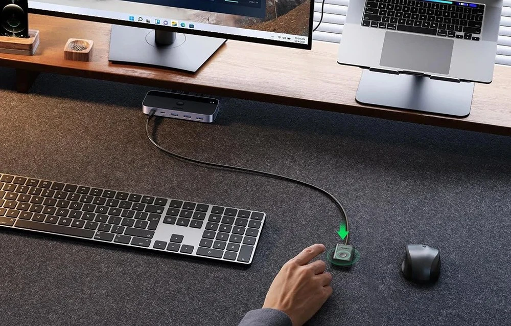 Ugreen USB 3.0 perjungėjas (2 PC <-> 4 įrenginiai (3x USB-A + USB-C))