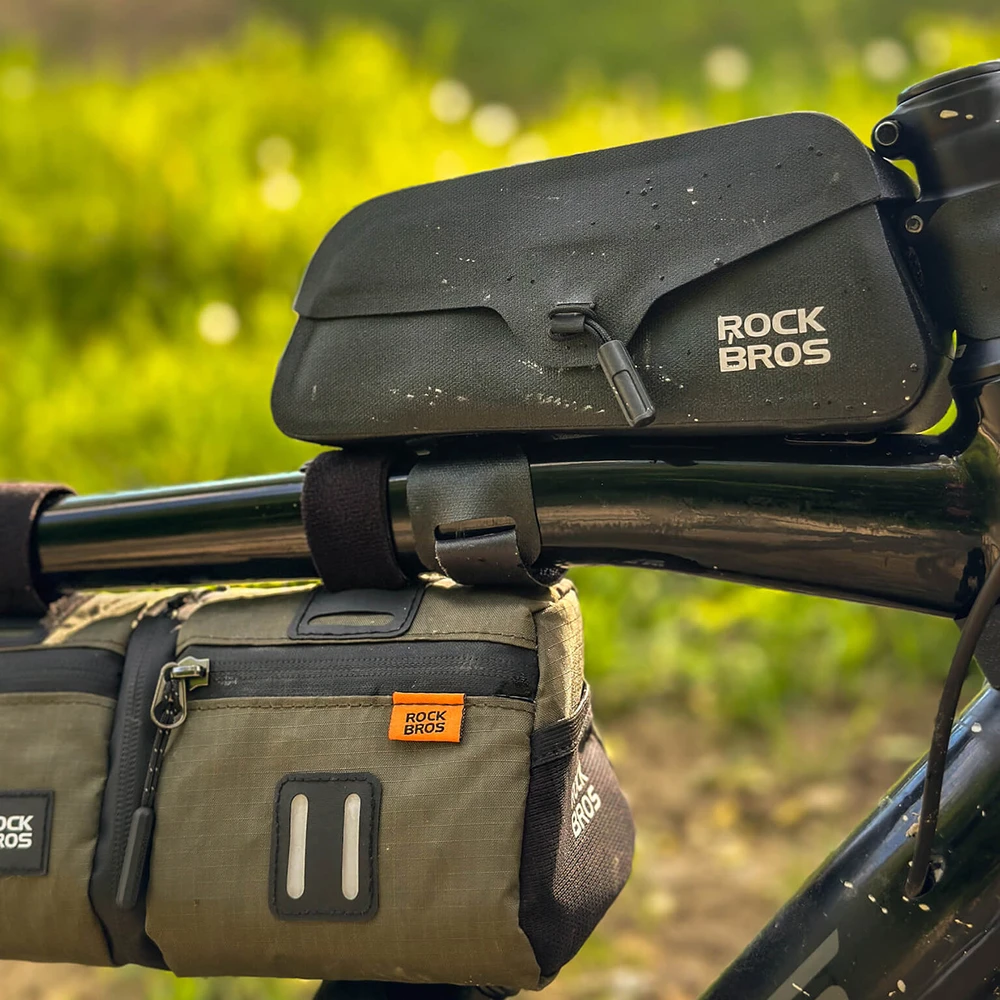 Rockbros AS-134 ROAD TO SKY vandeniui atsparus dviračio rėmo krepšys 0,6 l - juodas