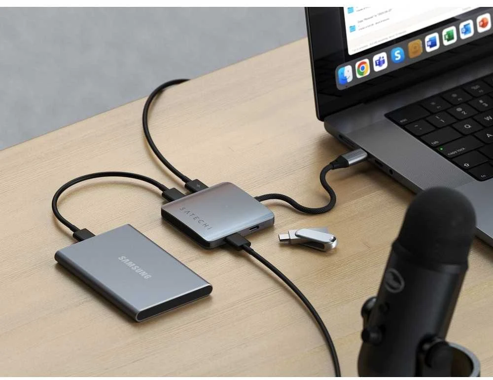 SATECHI 4 prievadų USB-C šakotuvas su PD