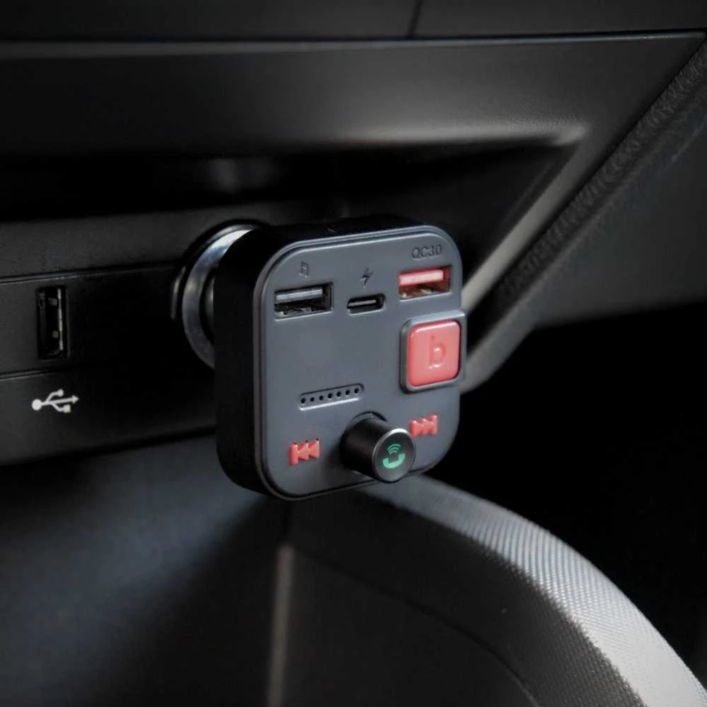 Automobilinė Garso Sistema - Savio FM Siųstuvas, Bluetooth 5.3, QC 3.0, LED Ekranas, Bass Boost