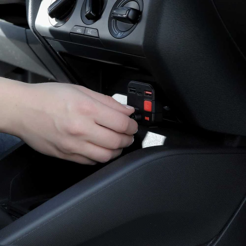 Automobilinė Garso Sistema - Savio FM Siųstuvas, Bluetooth 5.3, QC 3.0, LED Ekranas, Bass Boost