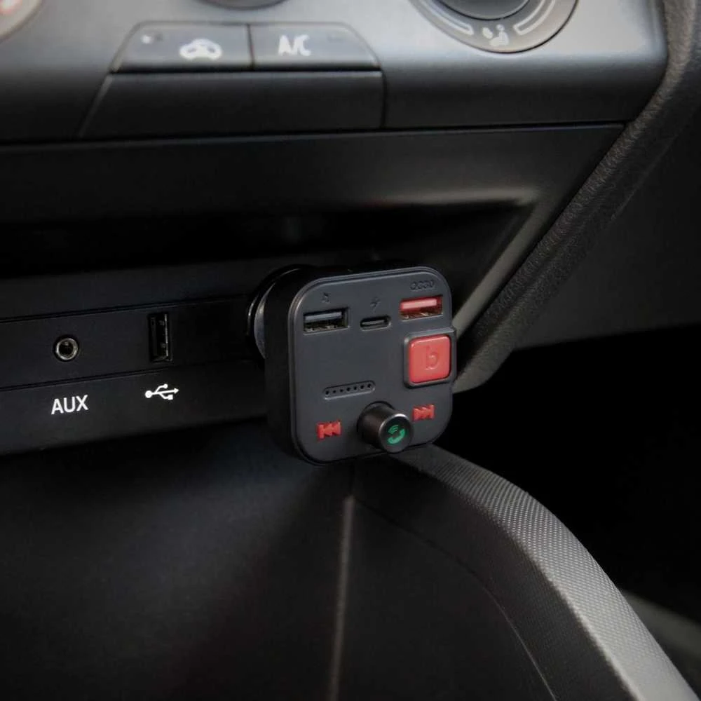 Automobilinė Garso Sistema - Savio FM Siųstuvas, Bluetooth 5.3, QC 3.0, LED Ekranas, Bass Boost