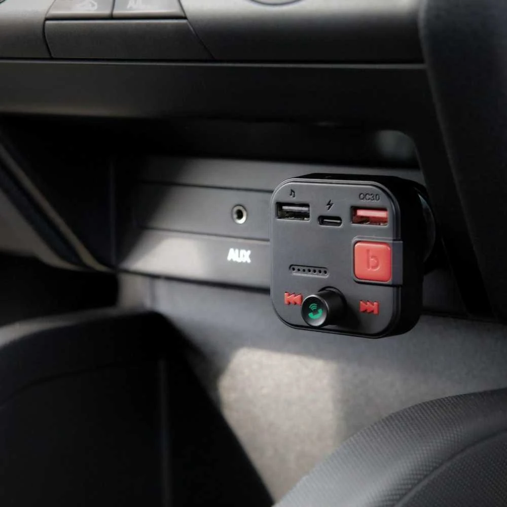 Automobilinė Garso Sistema - Savio FM Siųstuvas, Bluetooth 5.3, QC 3.0, LED Ekranas, Bass Boost
