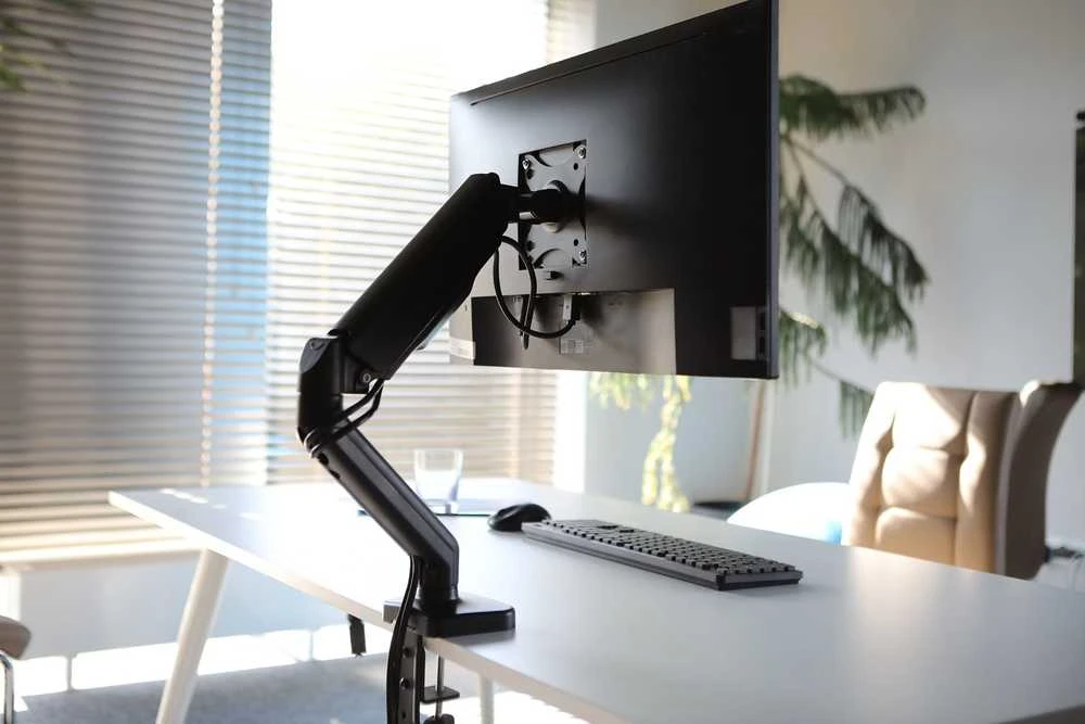Laikiklis SAVIO UM-01 Desk Mount for Monitorius 17" – 32", 2 – 9kg
