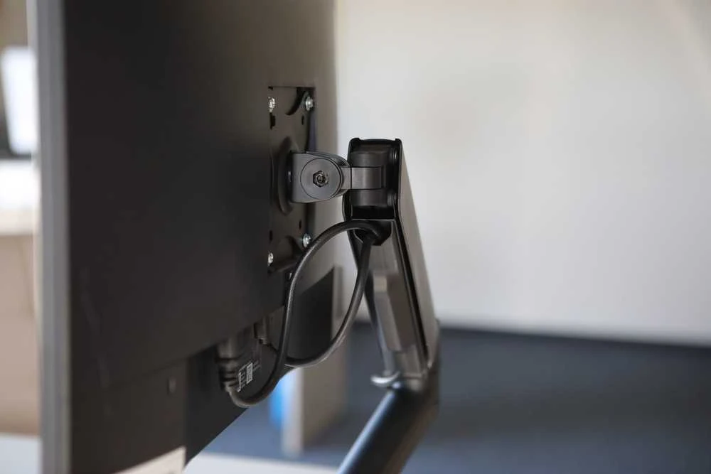Laikiklis SAVIO UM-01 Desk Mount for Monitorius 17" – 32", 2 – 9kg