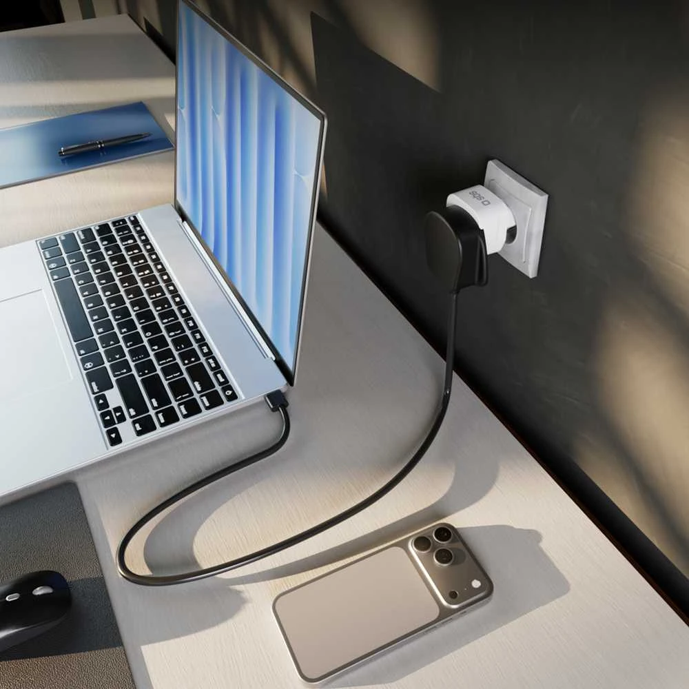 SBS CH Travel Adapteris - Universal - Baltas
