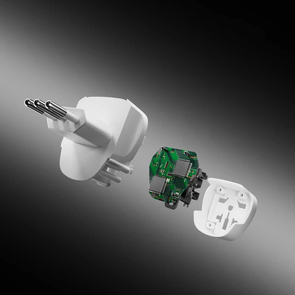 SBS IT kelioninis adapteris – universalus – baltas