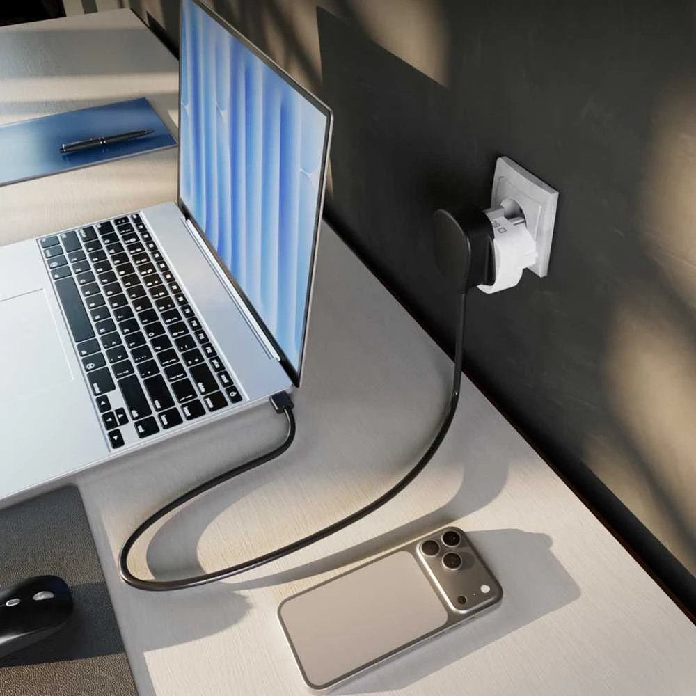 SBS Shucko/EU Travel Adapteris - Universal - Baltas