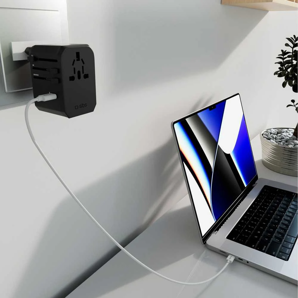 SBS Universal GaN Travel Adapteris 70W 3xUSB-C 2xUSB-A with Case - Juodas