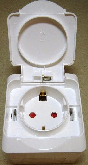 Kištukinis lizdas SCHNEIDER CEDAR PLUS, IP44