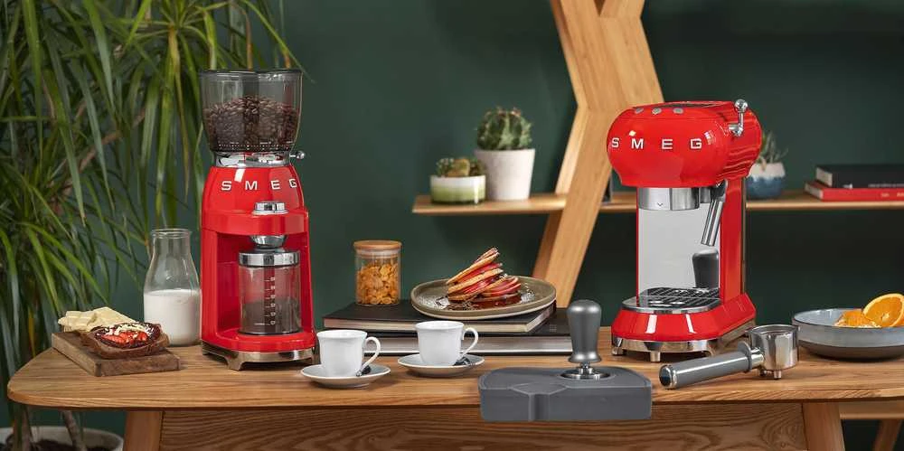 Kavamalė Kavos malūnėlis - Smeg 50' stiliaus raudonas