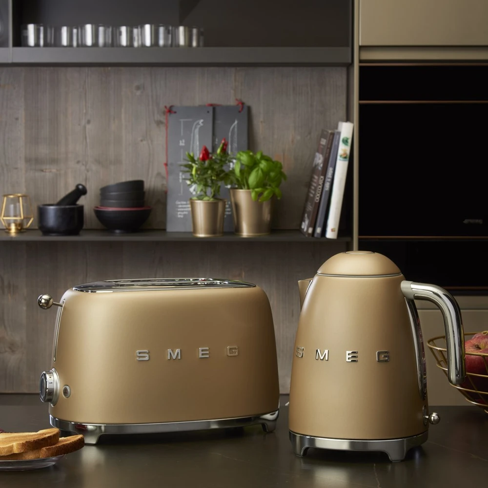 Smeg Skrudintuvas TSF01CHMEU, šampano spalvos