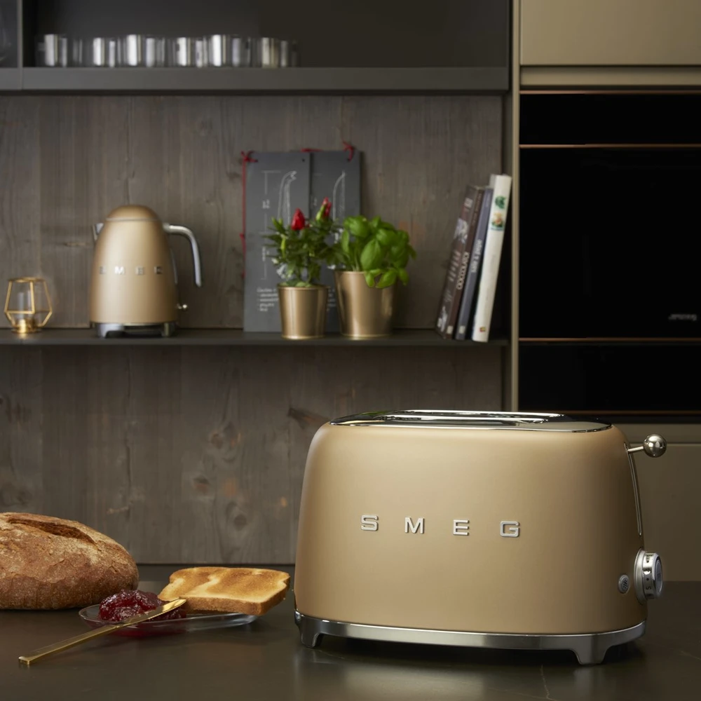 Smeg Skrudintuvas TSF01CHMEU, šampano spalvos