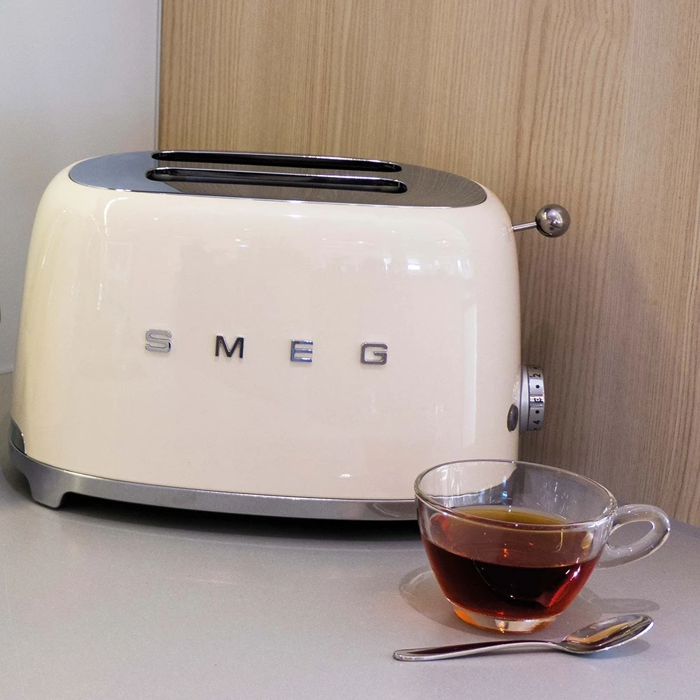 Smeg Skrudintuvas TSF01CREU, kreminės spalvos