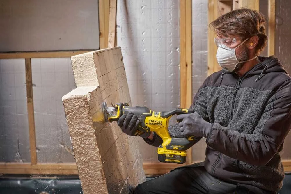 Stanley Fatmax SFMCS311B tiesinis pjūklas 18 V juodas, geltonas