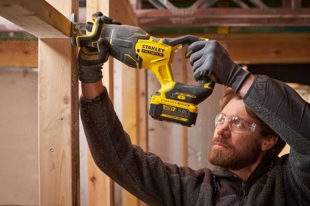 Stanley Fatmax SFMCS311B tiesinis pjūklas 18 V juodas, geltonas