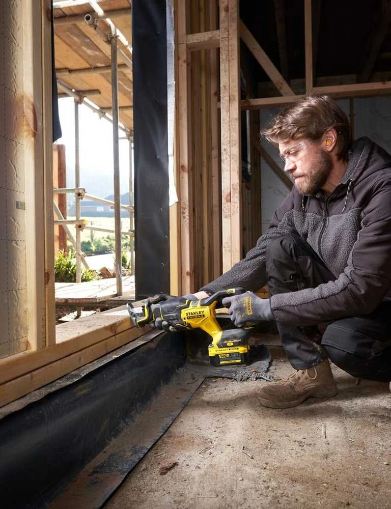 Stanley Fatmax SFMCS311B tiesinis pjūklas 18 V juodas, geltonas