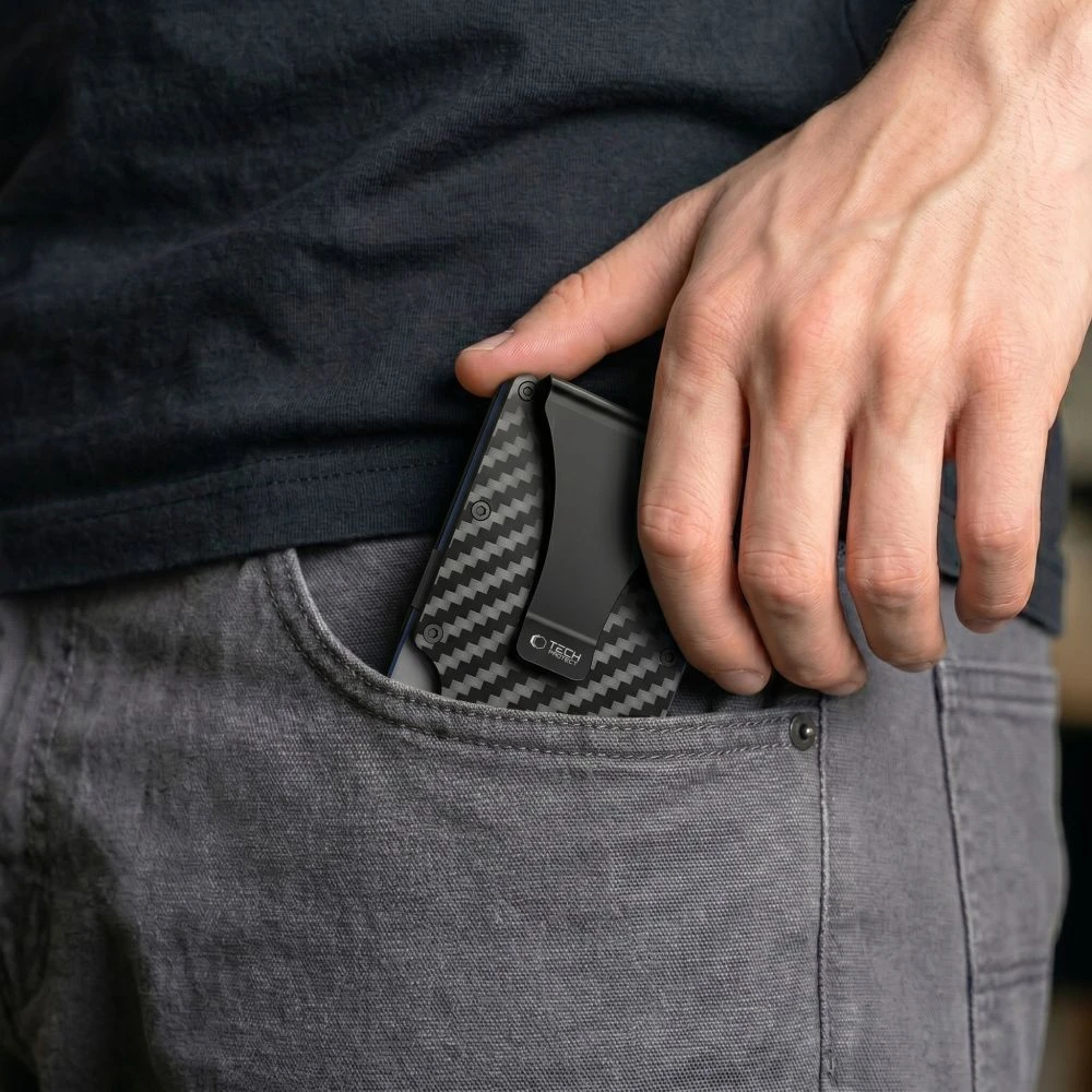 Dėklas „Tech-Protect Thorn“ RFID anglies pluošto piniginė – Juodas