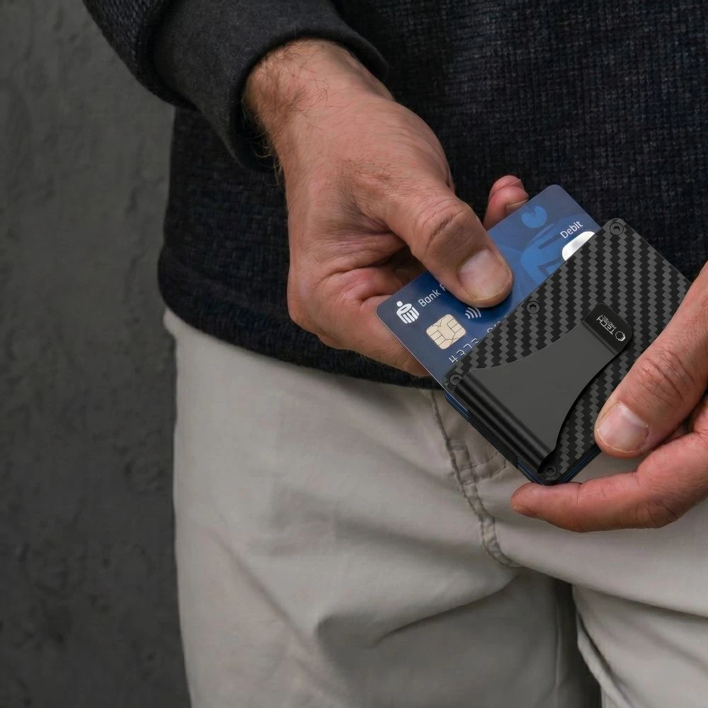 Dėklas „Tech-Protect Thorn“ RFID anglies pluošto piniginė – Juodas