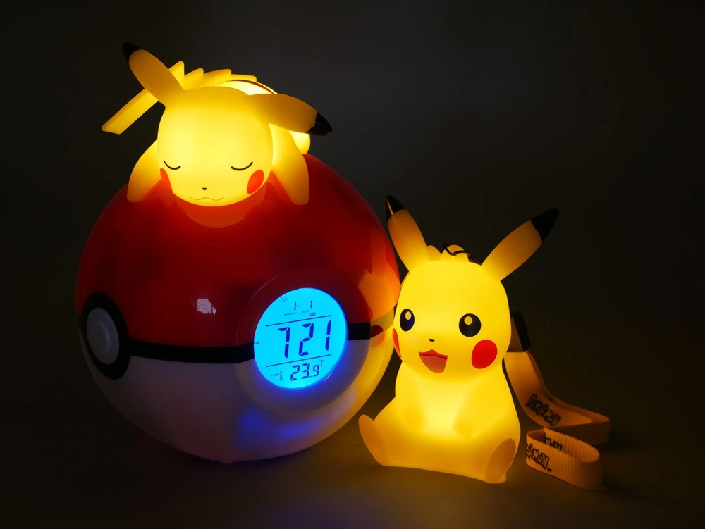 TEKNOFUN TF POKEMON LIGHT-UP ALARM CLOCK & PIKACHU 9CM