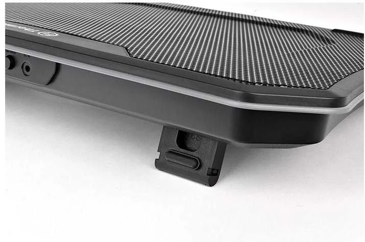 Kilimėlio aušinimas po nešiojamuoju kompiuteriu Thermaltake Massive 20 RGB CL-N014-PL20SW-A (19 colių, 1 ventiliatorius)