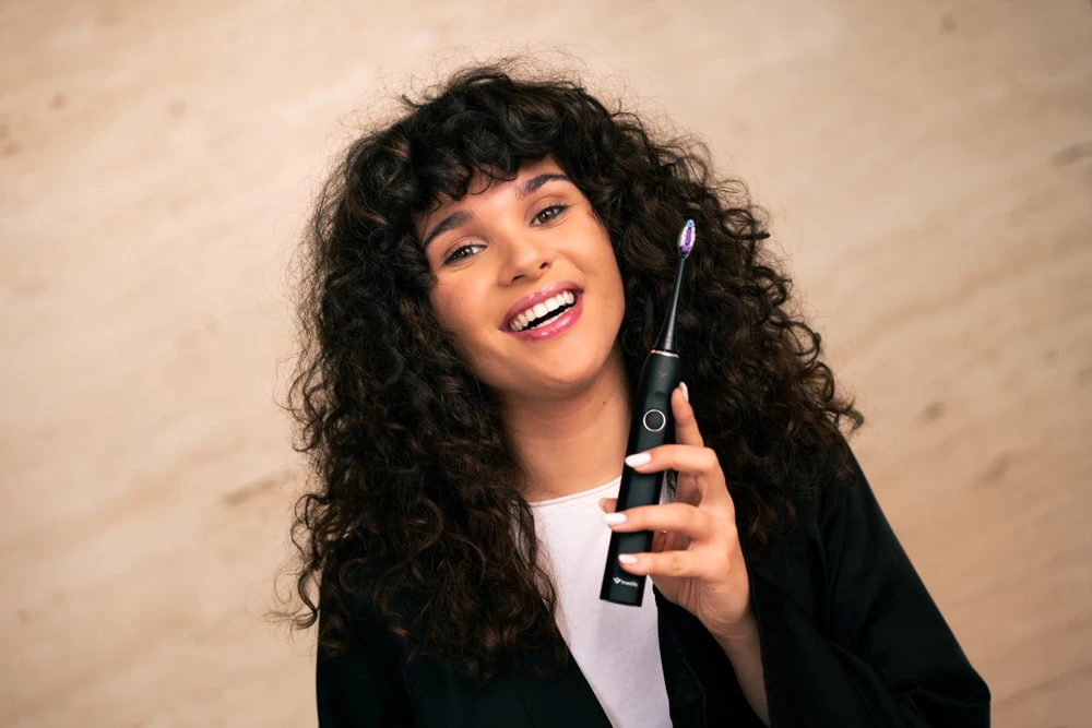TrueLife SonicBrush Clean70 UV Sonic Dantų šepetėlis, Juodas