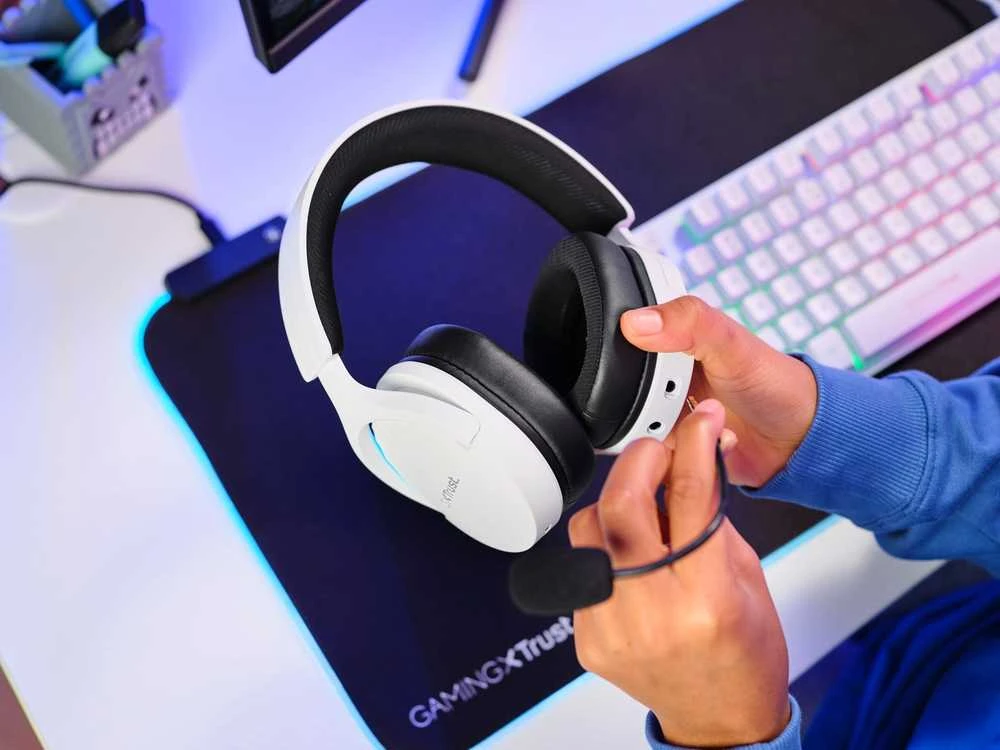 Trust GXT 491W FAYZO Ausinės su laidu & Belaidės su lankeliu ant galvos Gaming USB Type-C Bluetooth Juodas, Baltas
