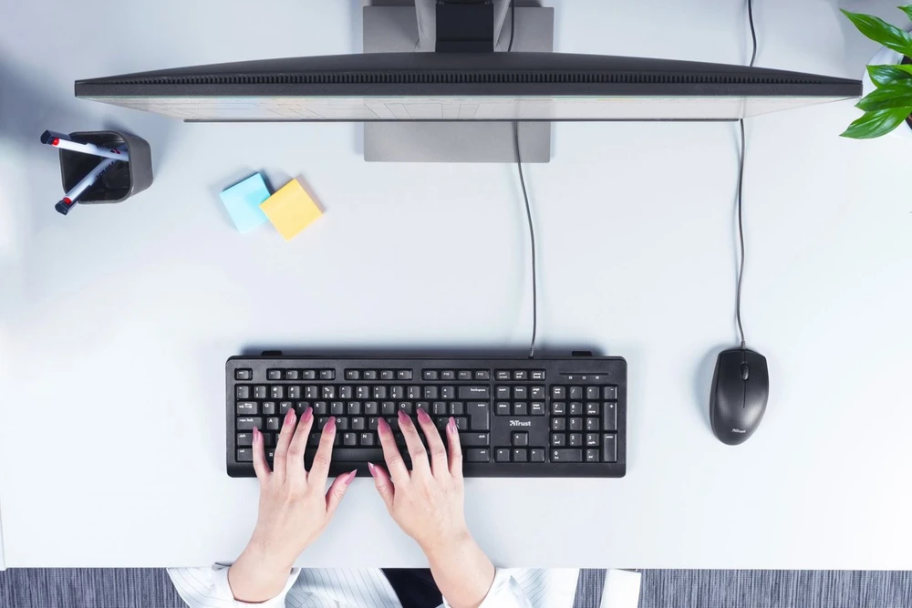 Trust TK-150 klaviatūra Universal USB QWERTY Juodas