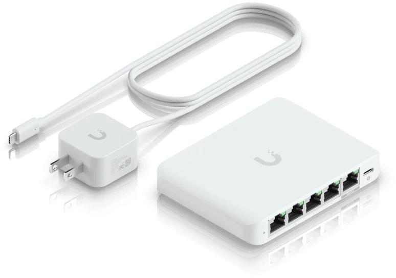 Šakotuvas UBIQUITI COMPACT, 5 PRIESTŲ 2,5G JUNGIKLIS, GALIMAS MAITINTI SU POE ARBA USB-C ADAPTERIU.